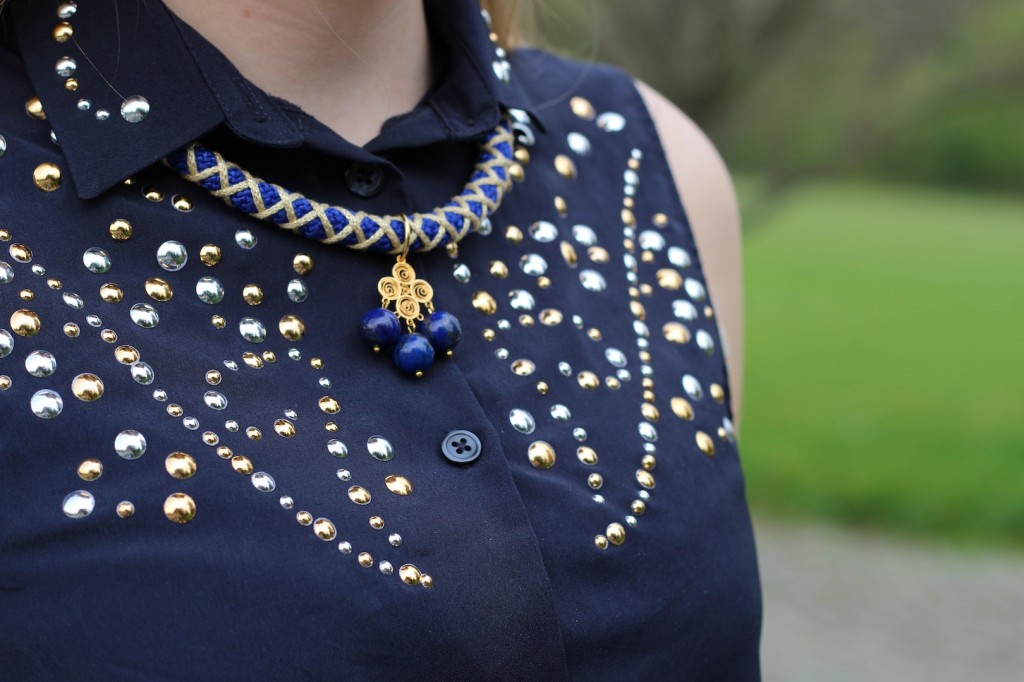 Bluse mit Applikationen Gold Silber Kette Schmuck Blog Outfit kombinieren