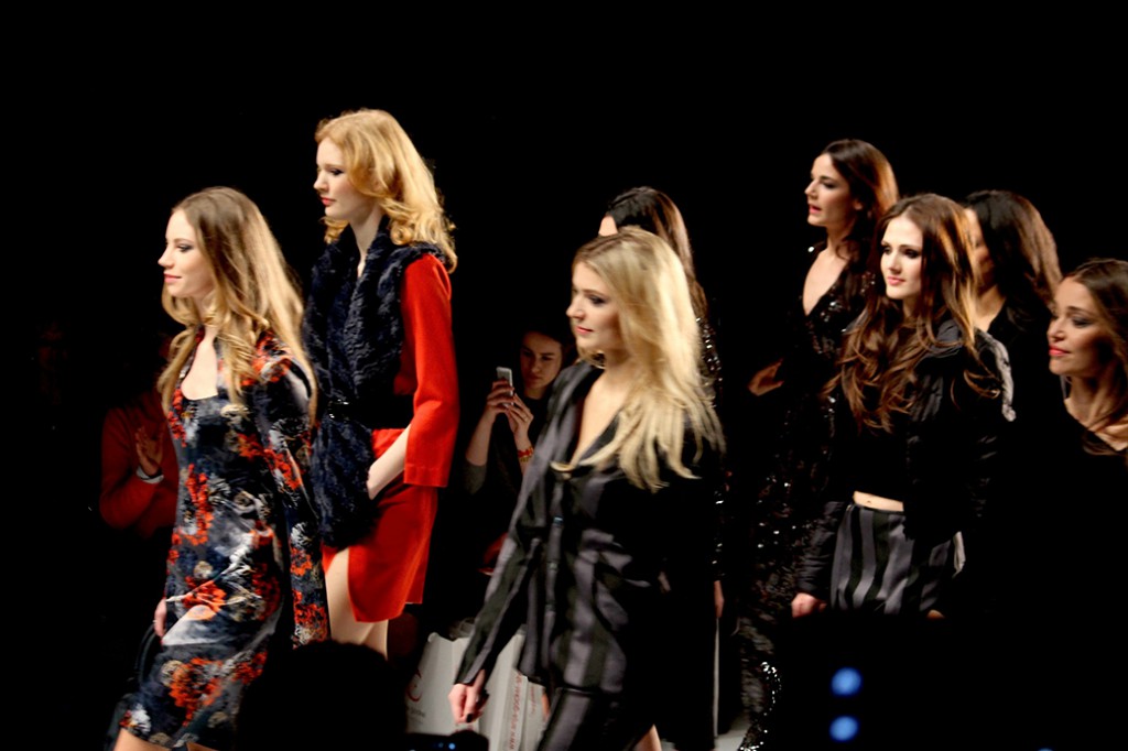 992 Anja Gockel Fashion Week Berlin Show 2015 Finale Models Details