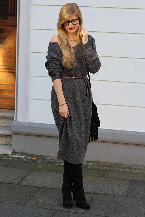 Graues Wollkleid Asos kombinieren schwarze Overknees mit goldenen Schmuck Fashionblog Deutschland Köln Wintermode 8