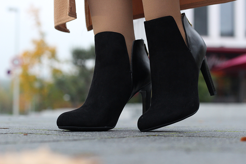 Langer ärmerlloser Mantel in Caramel von Asos Stiefeletten schwarz Zara Outfit Herbst Modeblog 8