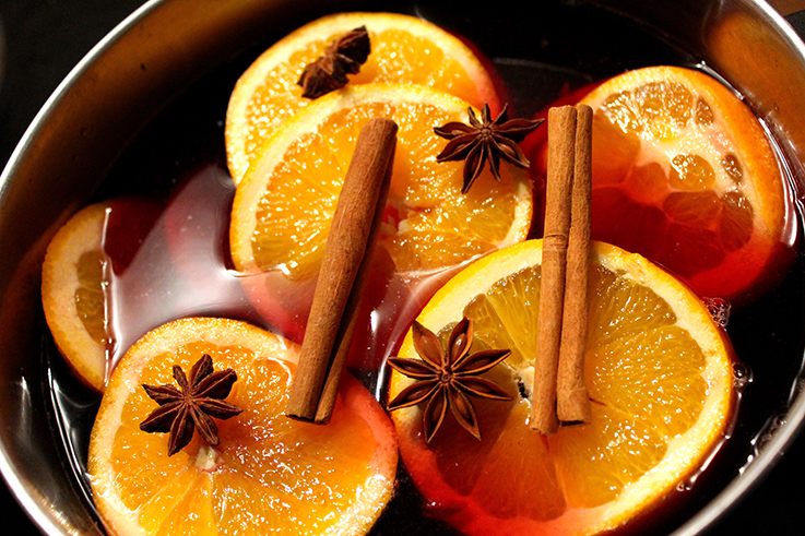 Cranberry Adventspunsch Rezept weihnachtlicher Mädelsabend Zimt Saft Orangengescheiben Sternanis