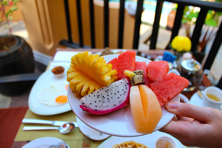 Frühstück Früchte Wassermelone Amari Vogue Krabi Thailand Luxushotel Hotelbericht Reiseblog