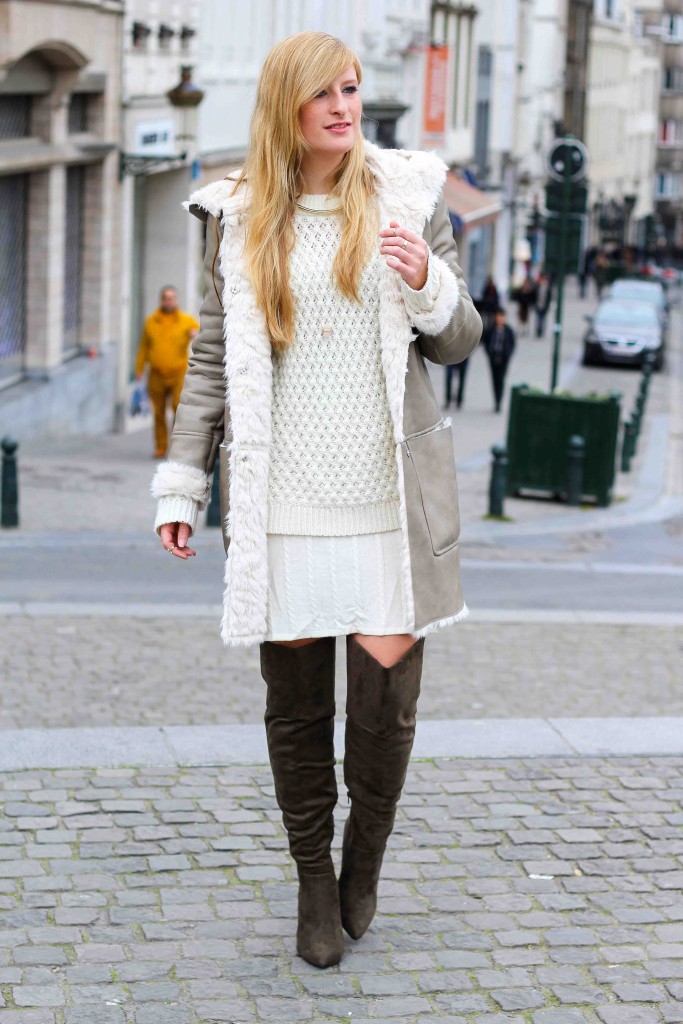 Grüne Overknees Zara Ledermantel Overknee Stiefel Nude Wollkleid Fashion Look Modeblog 1