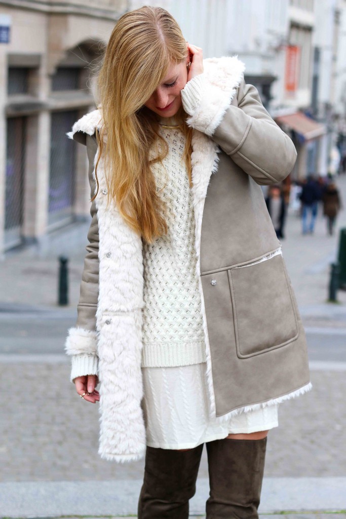 Grüne Overknees Zara Ledermantel Overknee Stiefel Nude Wollkleid Fashion Look Modeblog 7