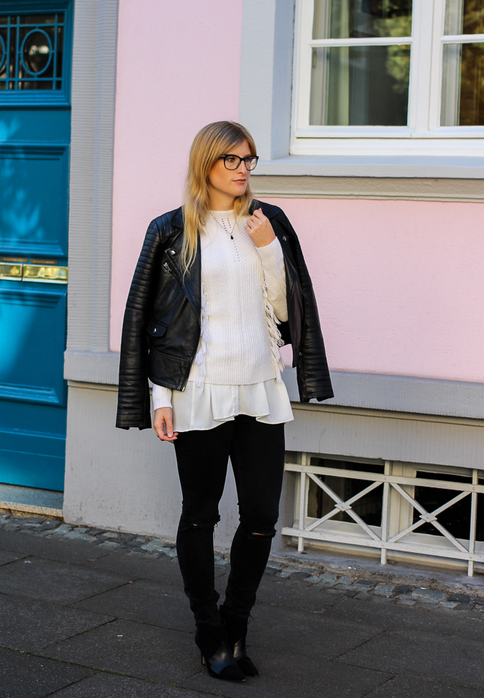 Streetstyle Köln Schwarze Lederjacke Ripped Jeans kombinieren Wollpulli Layering Modeblog Brini 6