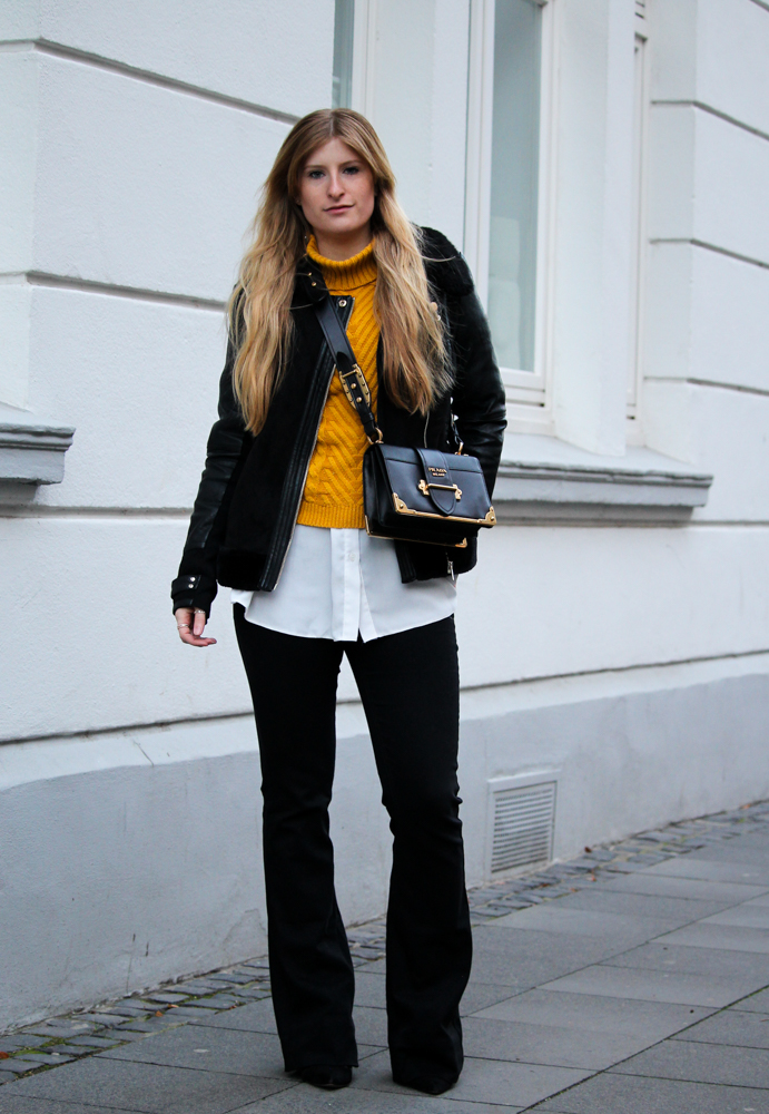 Schlaghose kombinieren Rüschenpullover Prada Tasche Modeblog Bonn Streetstyle 
