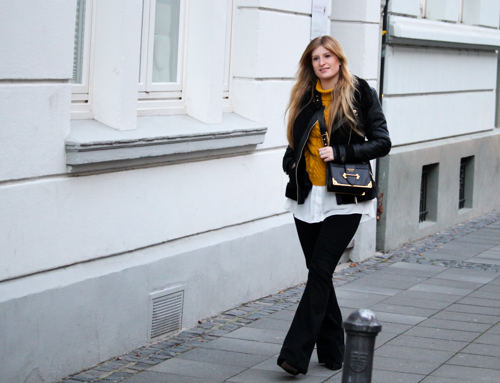 Rüschenpullover kombinieren Layering Bluse Prada Tasche Modeblog Bonn Streetstyle