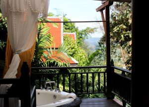 Panviman Spa Resort Hotel Chiang Mai Jacuzzi Villa Zimmer Thailand Reiseblog Whirlpool Terrasse