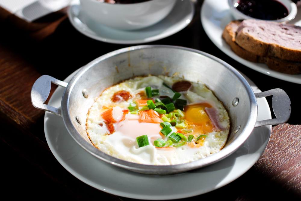 Panviman Spa Resort Luxus Hotel Chiang Mai Thailand Reiseblog Frühstück Egg in a Pan