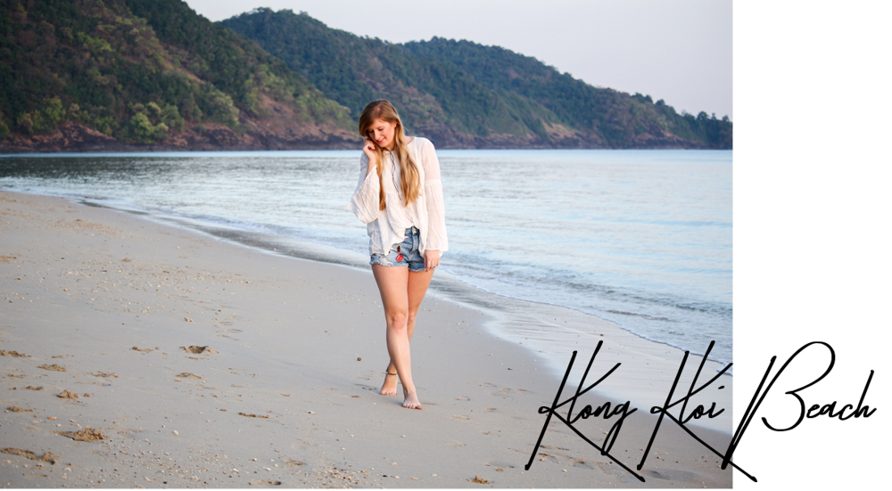 Thailand Strandlook Outfit Jeans Hotpants Patches Zara Tunika-Bluse weiß Koh Chang Klong Kloi Beach Modeblog