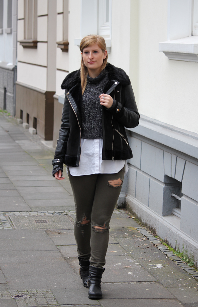 Casual Streetstyle Crop Top Pullover Layering Bluse Ripped Jeans Fashion Blogger Köln Outfit