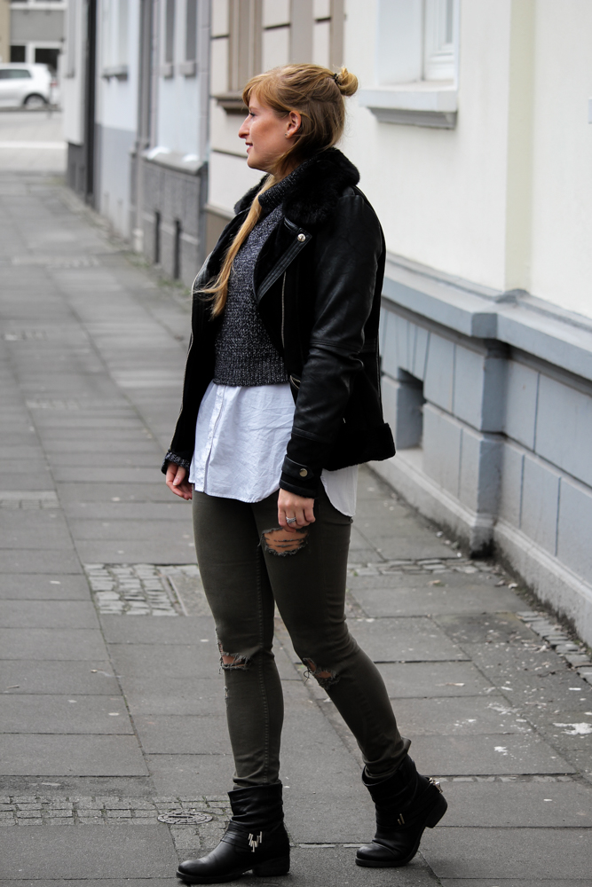 Casual Streetstyle Crop Top Pullover Layering Bluse Ripped Jeans Half Bun Fashion Blogger Köln Outfit