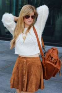 Wildleder A-Linien Rock Knopfleiste Crop Top Lederrucksack Frühling #kölnbloggt Modeblog Köln 5