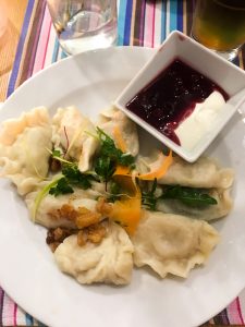 polnische Spezialität Essen Piroggi Piroggen Top 10 Tipps für Warschau Insider Tips Warschau