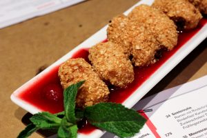 Kirschblütenfest MoschMosch bonn Kirschkäseküsse frittierter Käsekuchen japanisches Restaurant Bonn essen gehen Blog