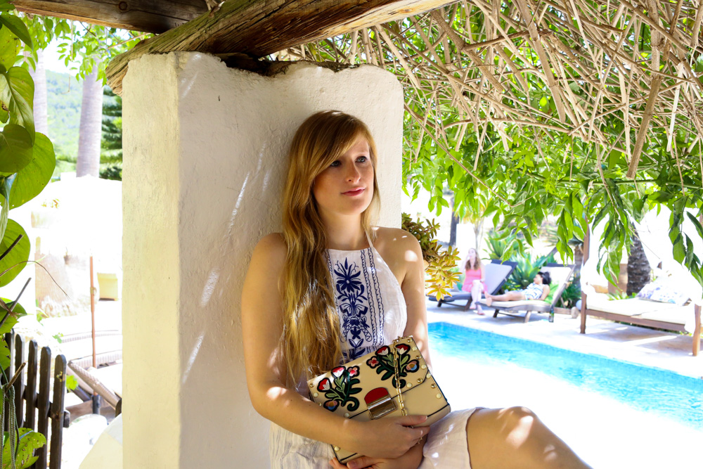 Sommeroutfit Ibiza Rückenfreies Sommerkleid Boho Stil Modeblogger Ibiza Villa 5