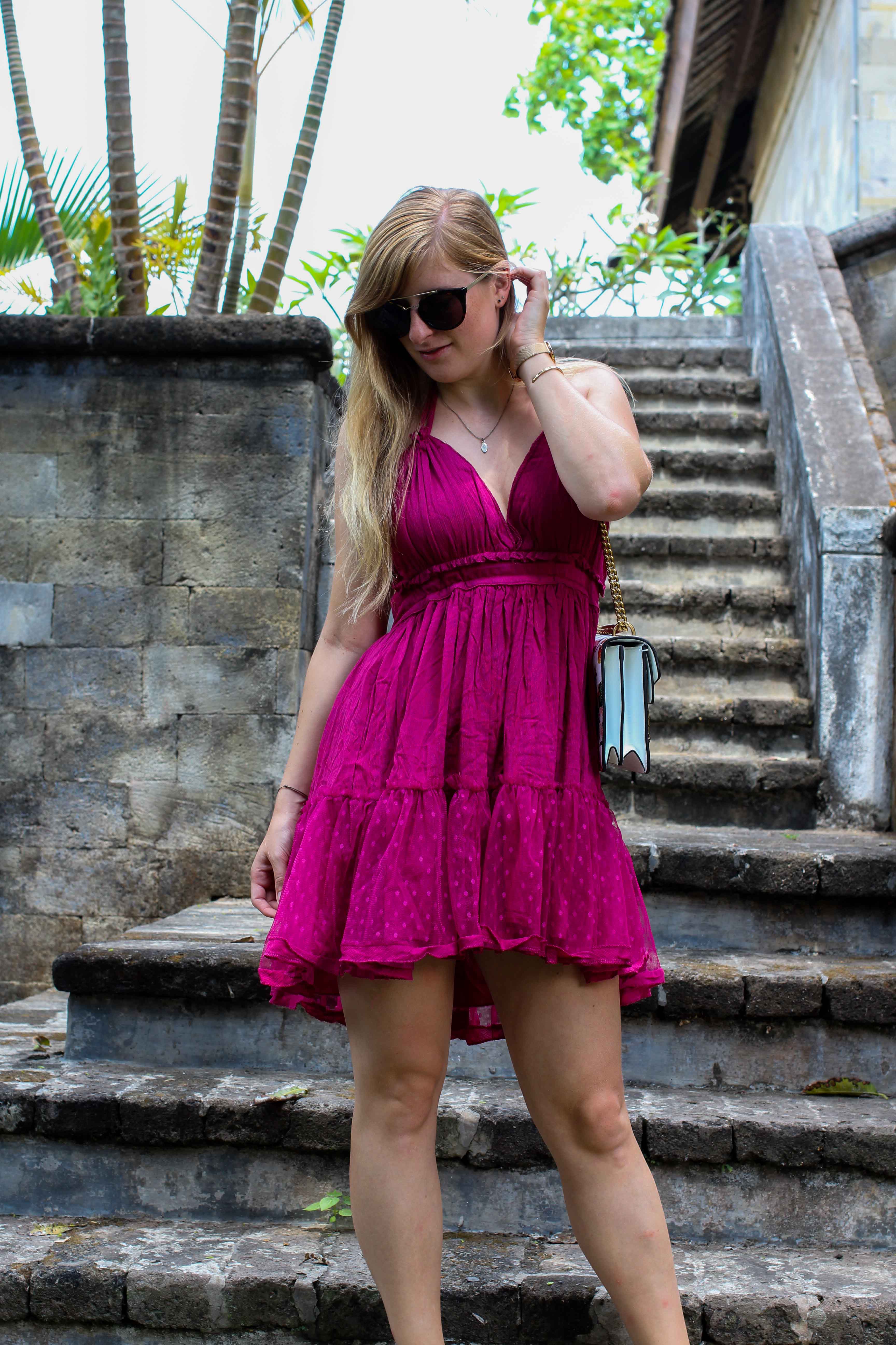 Pinkes Neckholder Kleid kombinieren Sommeroutfit Bali indonesien was tragen Modeblogger Gucci Dionysus garden print 1