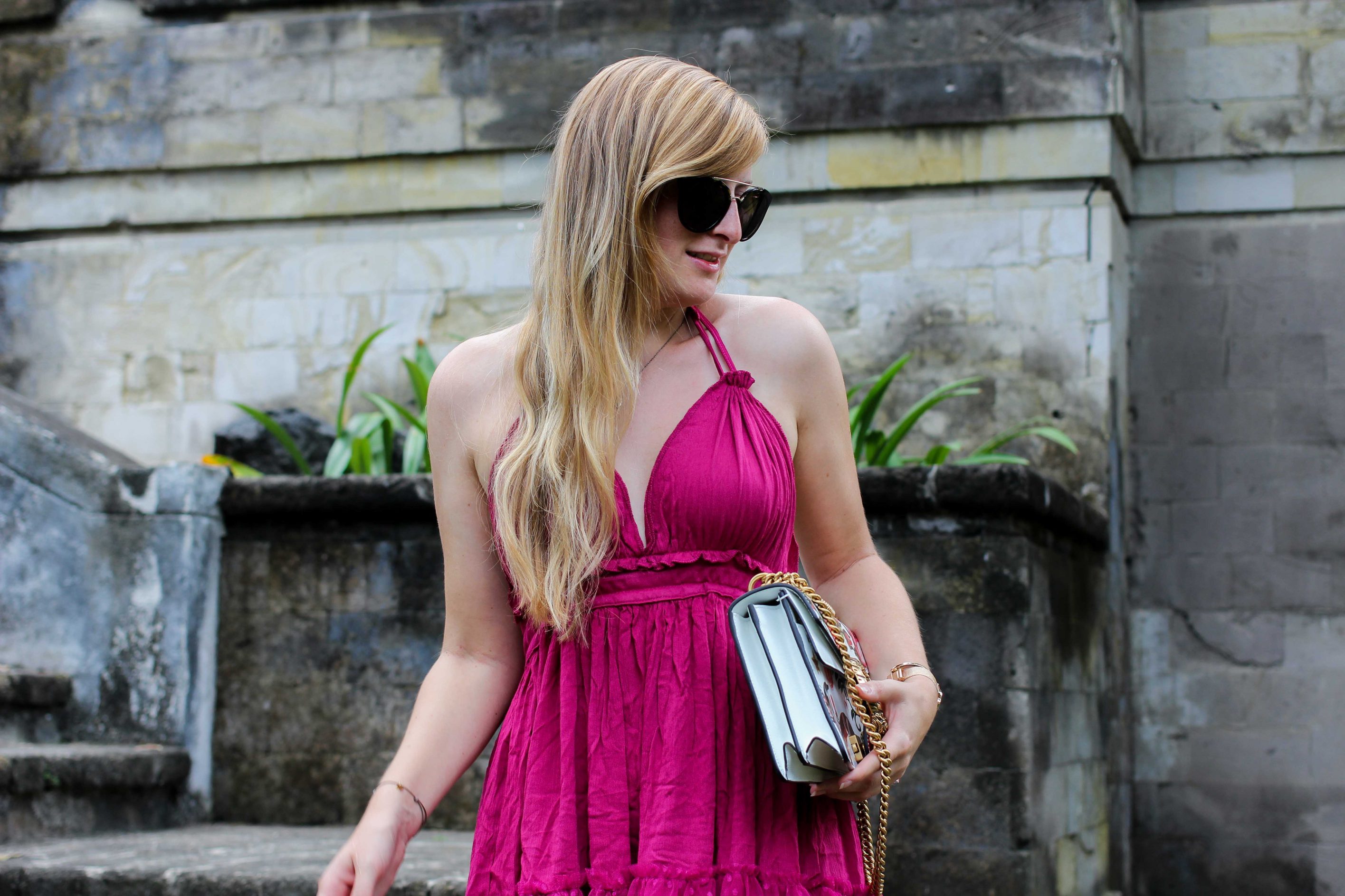 Pinkes Neckholder Kleid kombinieren Sommeroutfit Bali indonesien was tragen Modeblogger Gucci Dionysus garden print