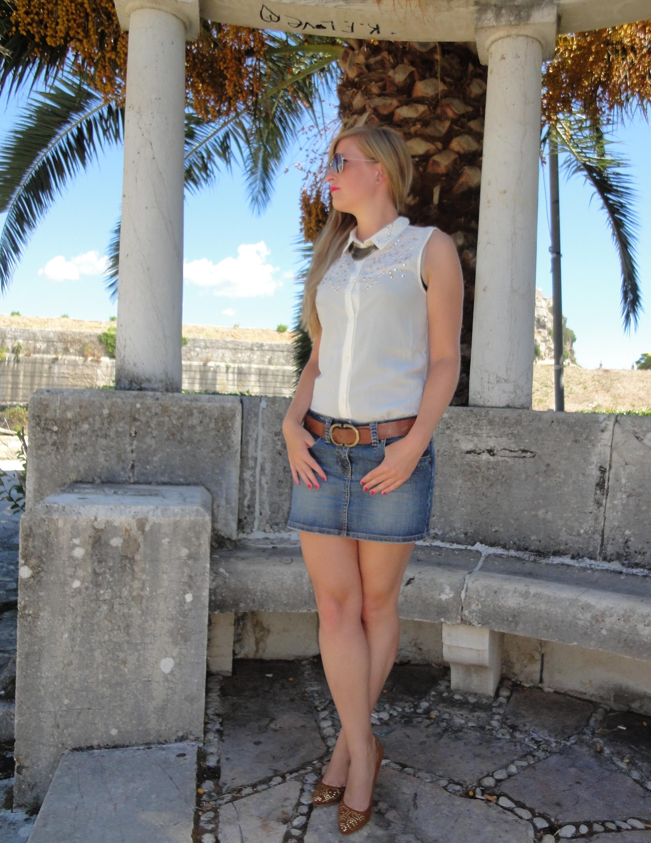 Oldie but Goldie denim skirt Jeansrock kombinieren Bluse Corfu Sommeroutfit Fashionblog Deutschland