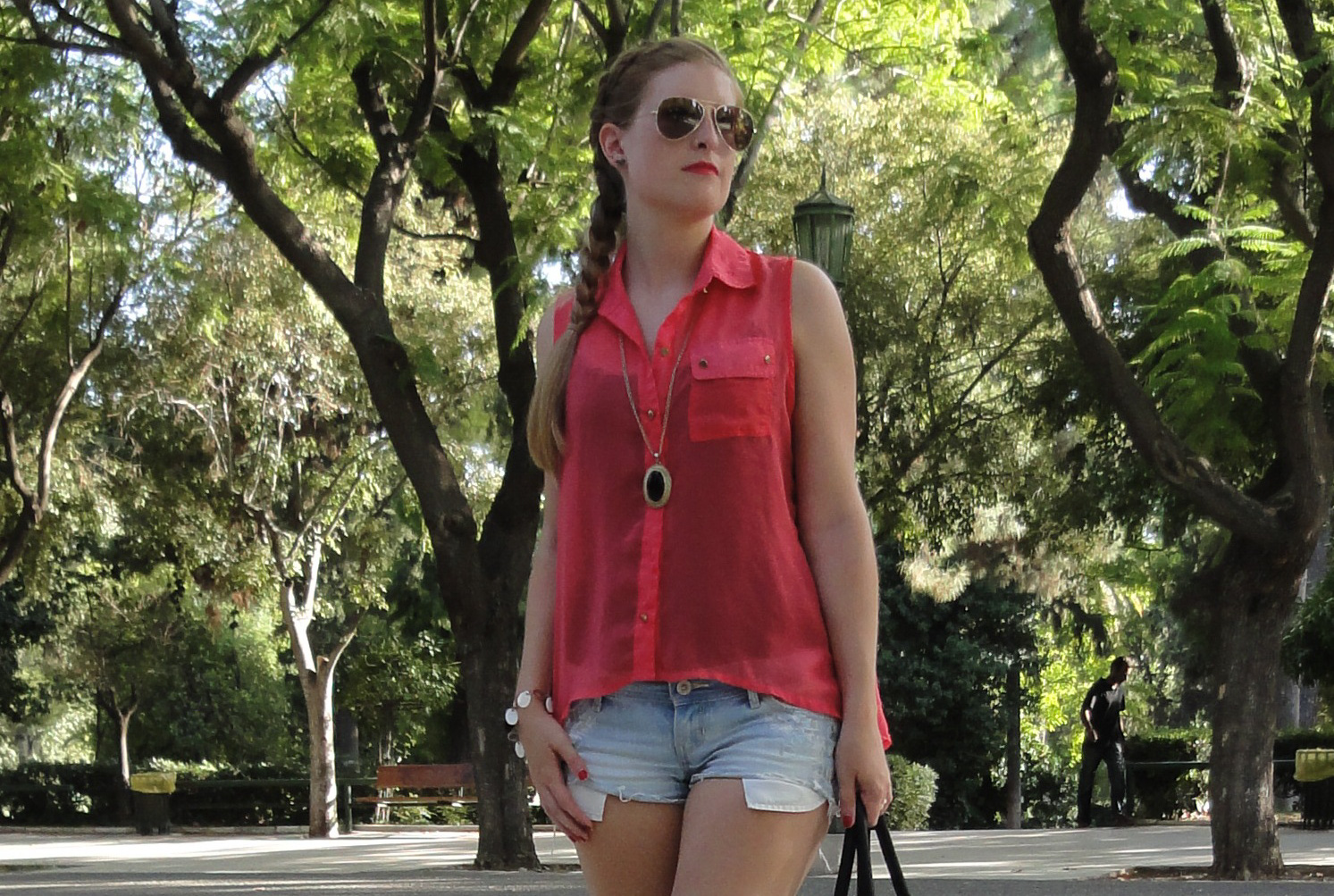 Pink Blouse Streestyle Outfit Jeanshotpants Hollister Athens Athen Griechenland Modeblog Sightseeing Look