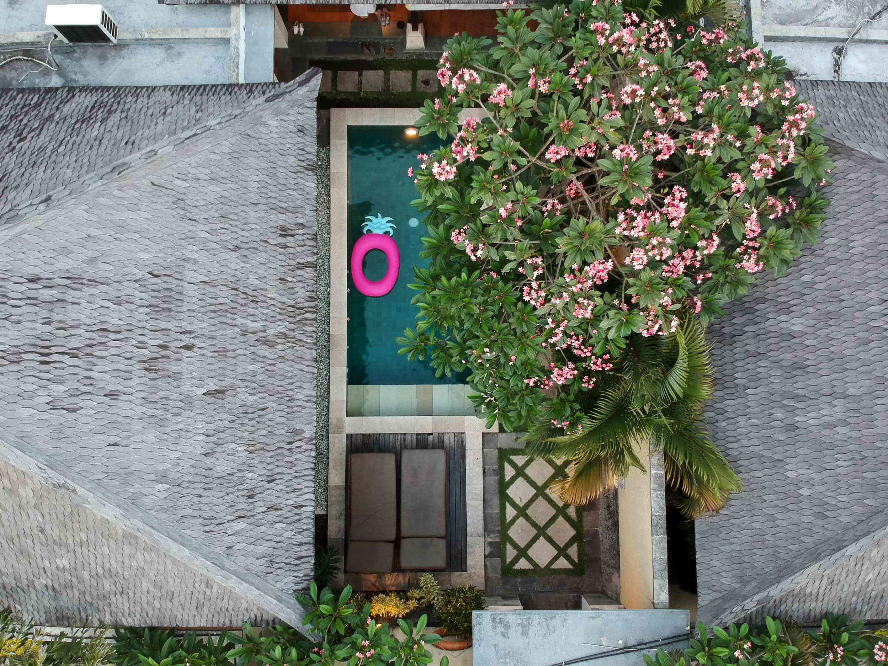 The-Sanyas-Suite-Seminyak-Bali-private-Pool-Villa-Bali-Reiseblog-Poolvilla-Drone