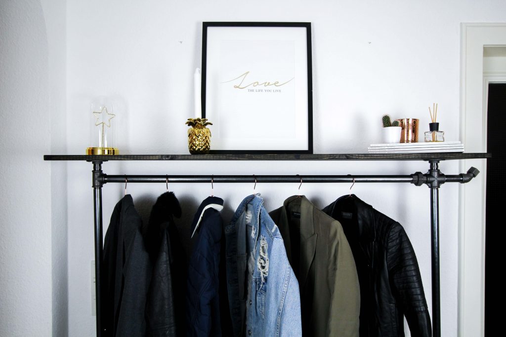 Blogger Adventskalender Gewinnspiel Rackbuddy Regal industrial Kleiderstange Rohre RackBuddy Billy Regal Interior Ankleidezimmer Kleiderstange 4