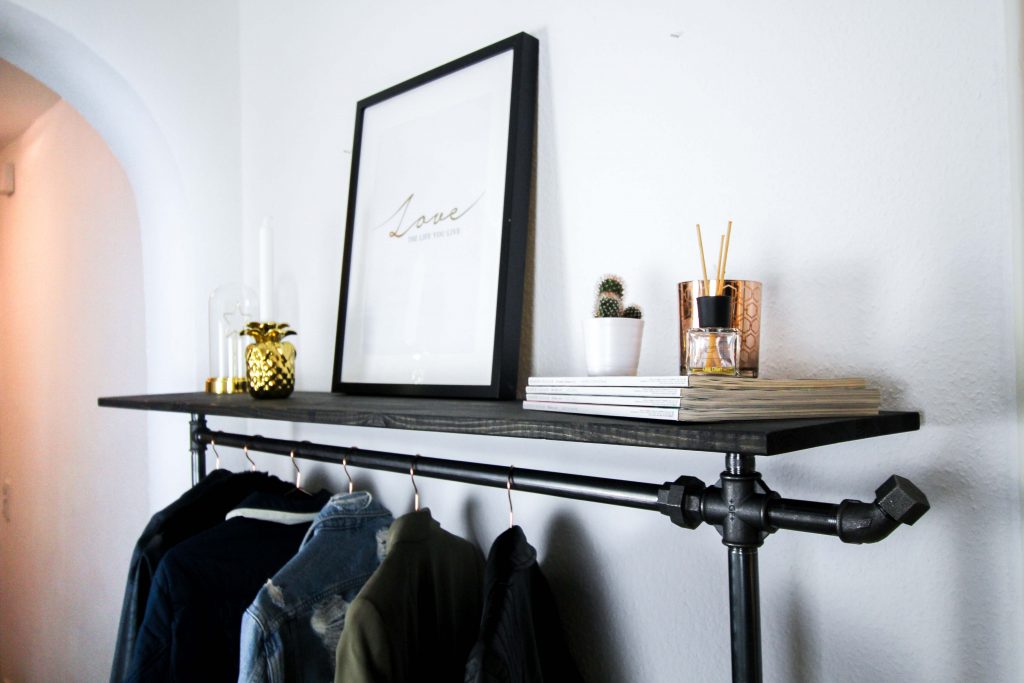 Blogger Adventskalender Gewinnspiel Rackbuddy Regal industrial Kleiderstange Rohre RackBuddy Billy Regal Interior Ankleidezimmer Kleiderstange 6