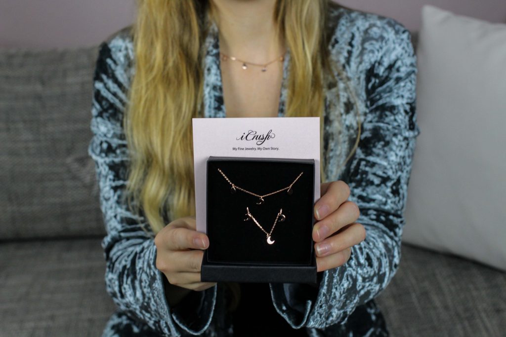 Blogger Adventskalender iCrush hochwertiges Schmuckset rosegold Spread the love filligrane Kette Mond Tropfen iCrush Brinisfashionbook 5