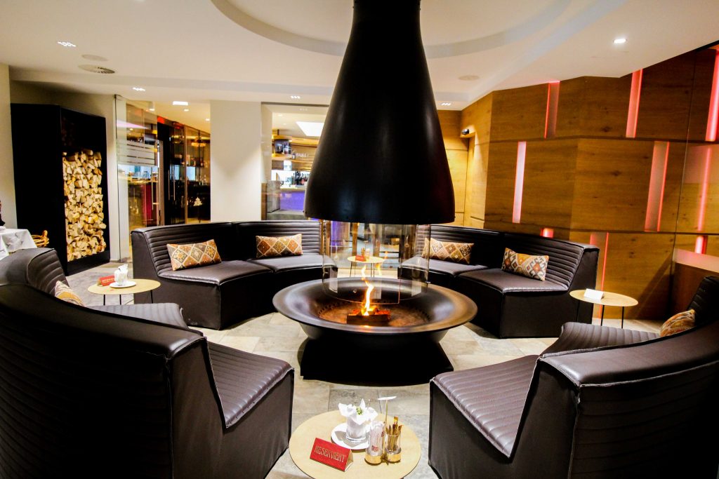 Das Central Sölden Luxushotel Sölden Tirol Österreich Feuerstelle Kamin Winterurlaub Reiseblog