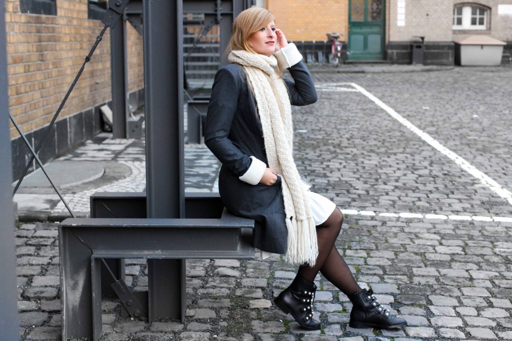 Winter-Layering weißes Kleid, Ripped Pullover Asos schwarze Strumpfhose Hunkemöller kombinieren Outfit Modeblog bonn 92