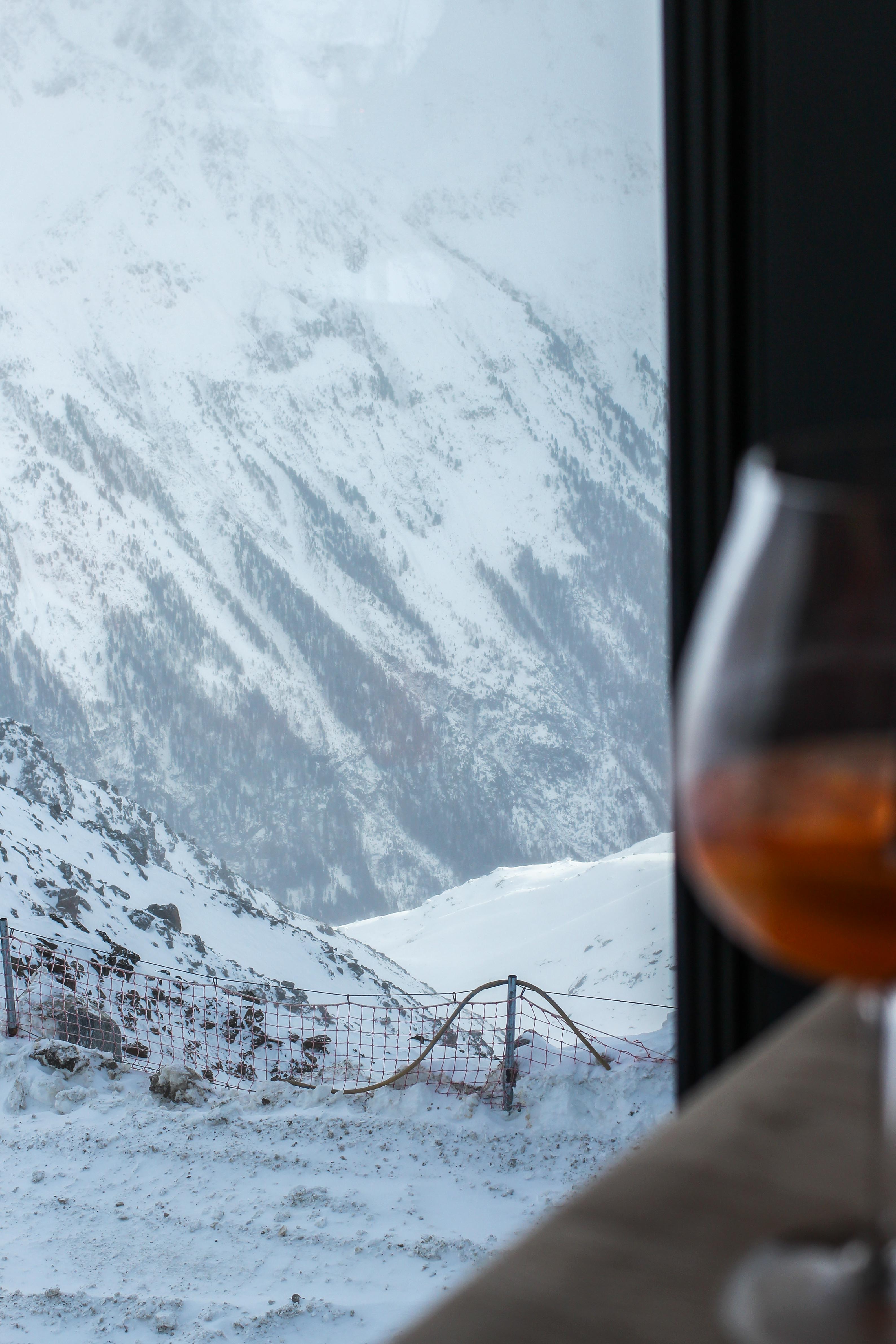Gourmet-Restaurant Gipfelaussicht Berge Schnee iceQ Sölden Tirol Österreich James Bond Location Spectre 3000m Gaislachkogl Reiseblog