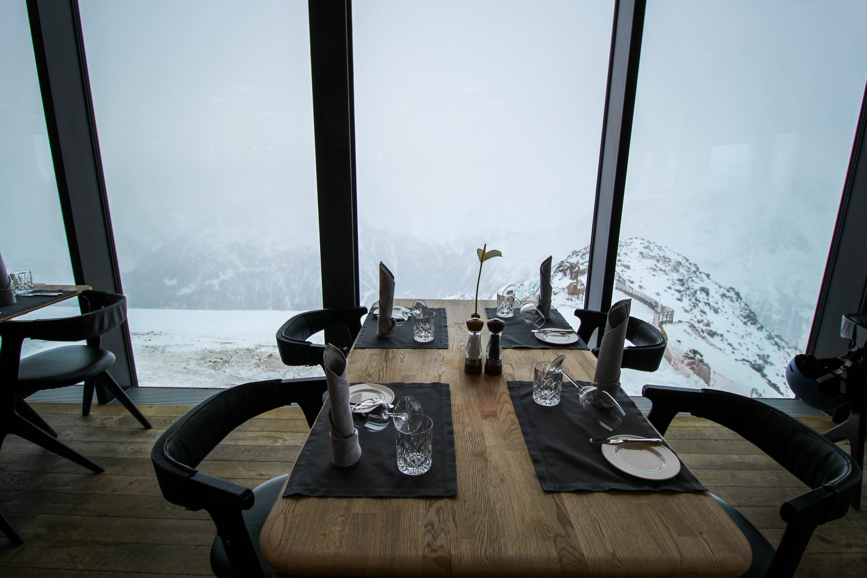 Gourmet-Restaurant Gipfelaussicht Tisch iceQ Sölden Tirol Österreich ...