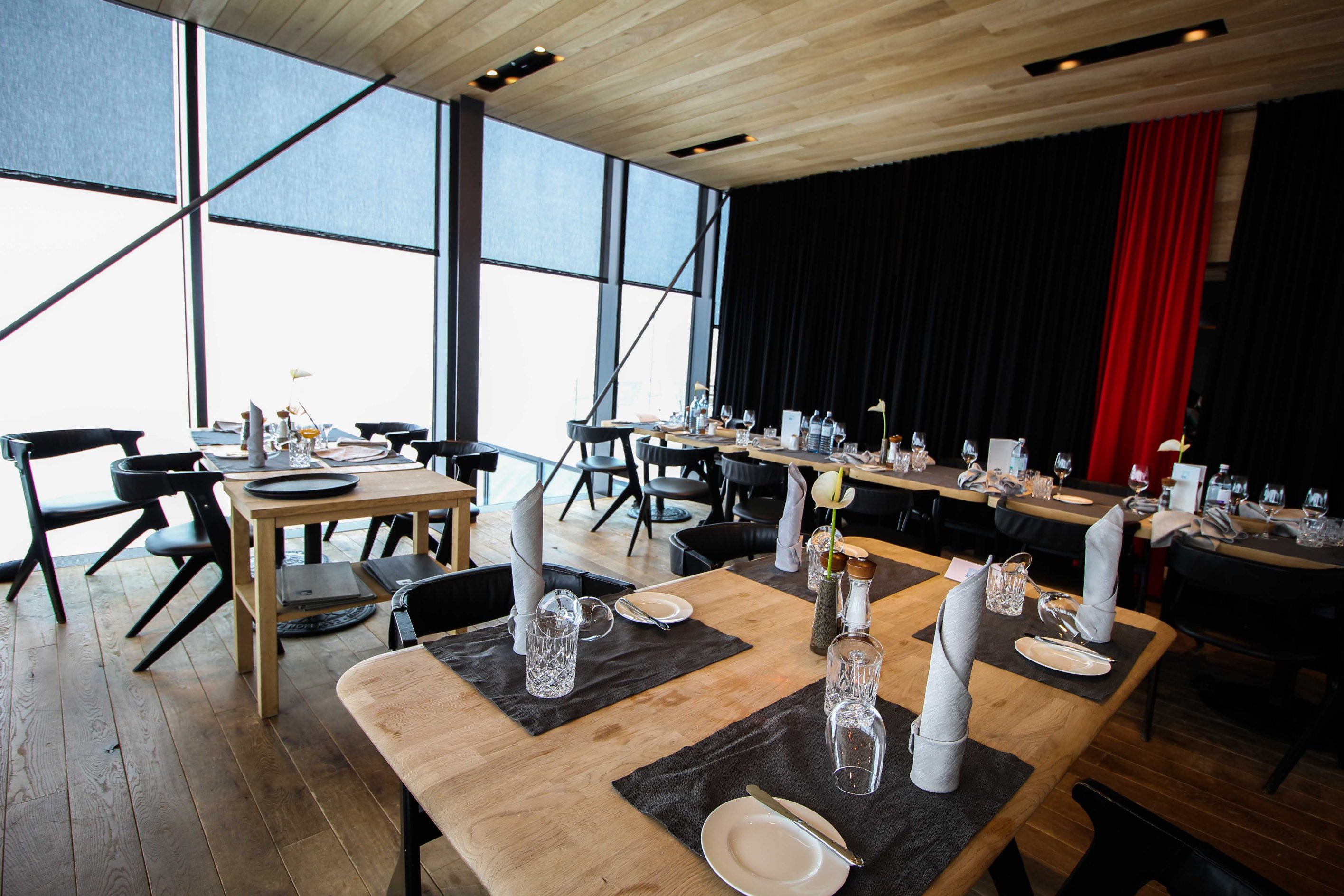 Gourmet-Restaurant Tisch iceQ Sölden Tirol Österreich James Bond Location Spectre 3000m Gaislachkogl Reiseblog