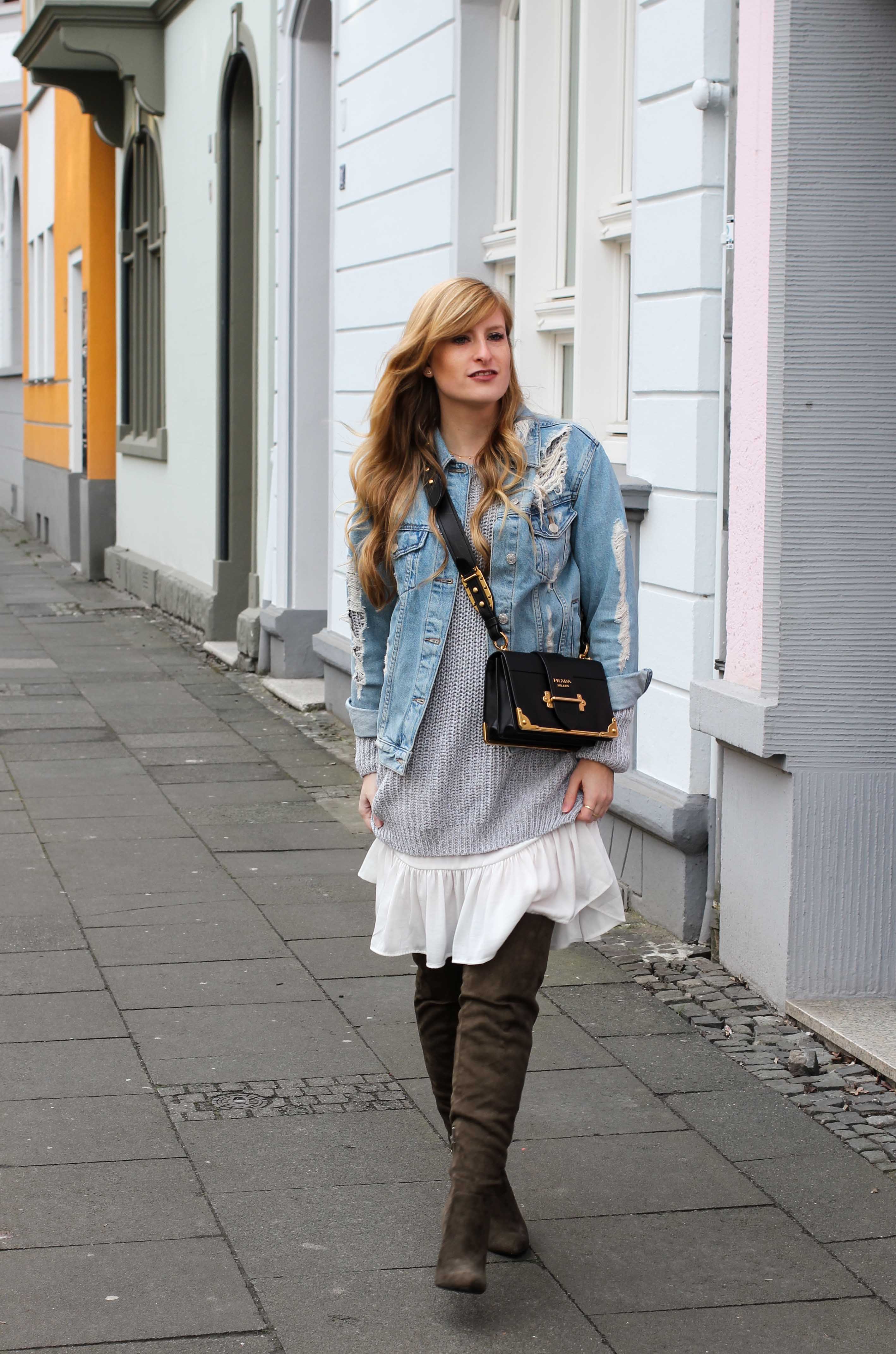 Winter Layering Mit Kleid Pullover Grune Overknees Jeansjacke Brinisfashionbook
