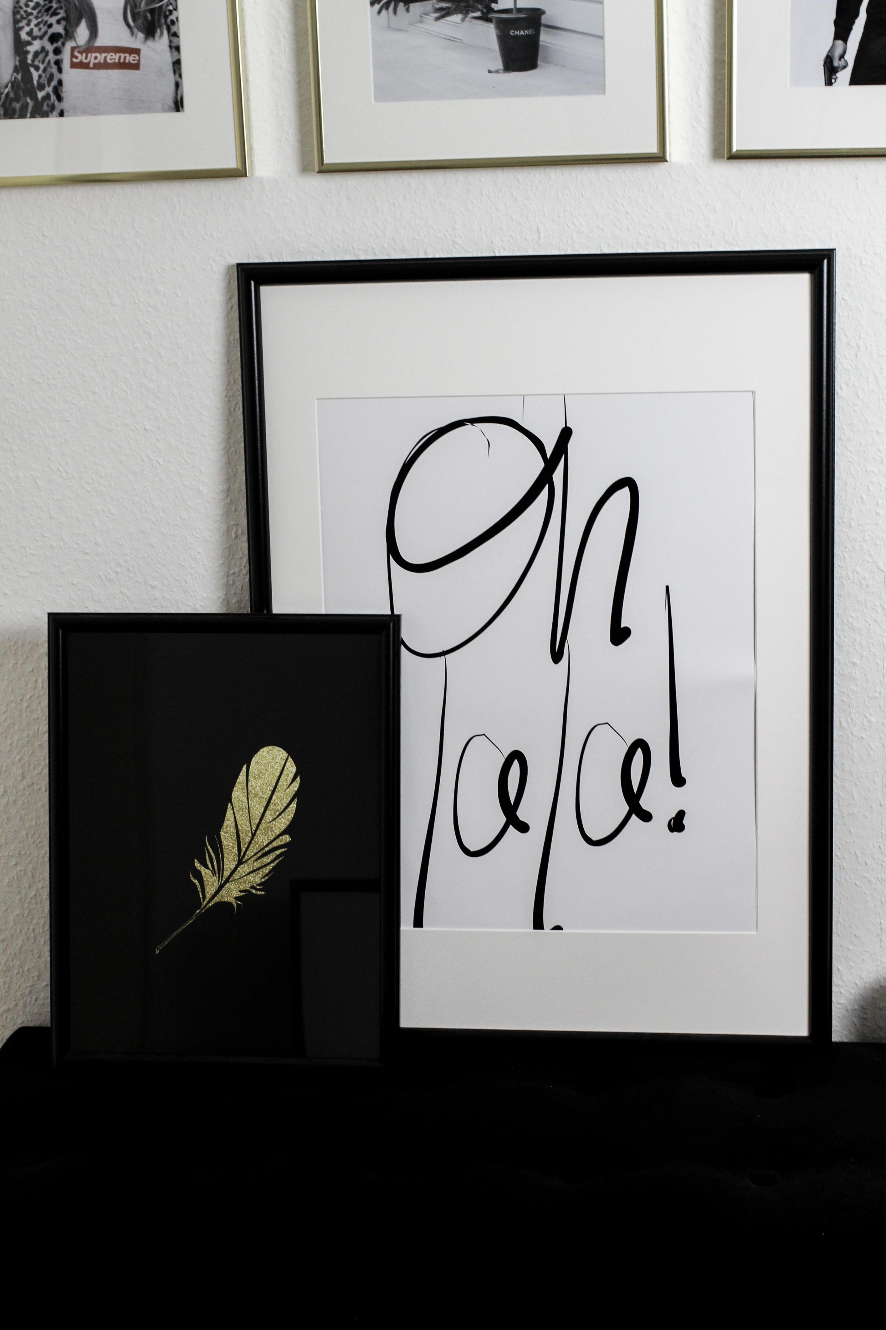 Interior Update Minimalistische Schwarz Weiß Fotografie Poster Posterlounge Einrichtung Oh la la Bild Schwarz Gold Felder Flurbank Samt 2