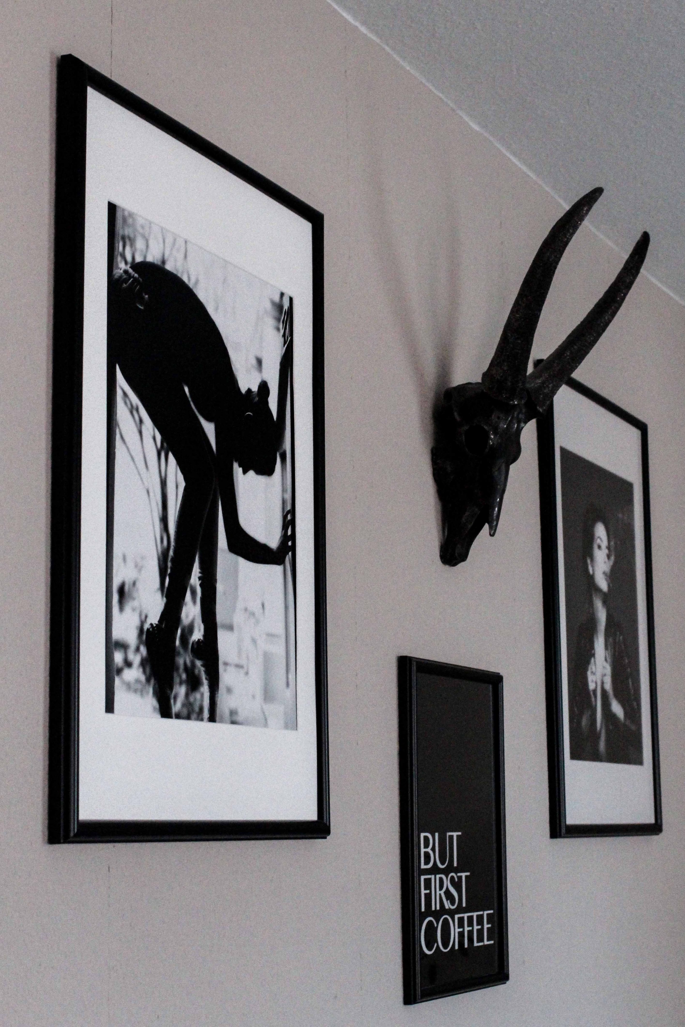 Interior Update Minimalistische Schwarz Weiß Fotografie Poster Posterlounge Einrichtung rauchende Frau Smoking Schlafzimmer Blog Ballerina