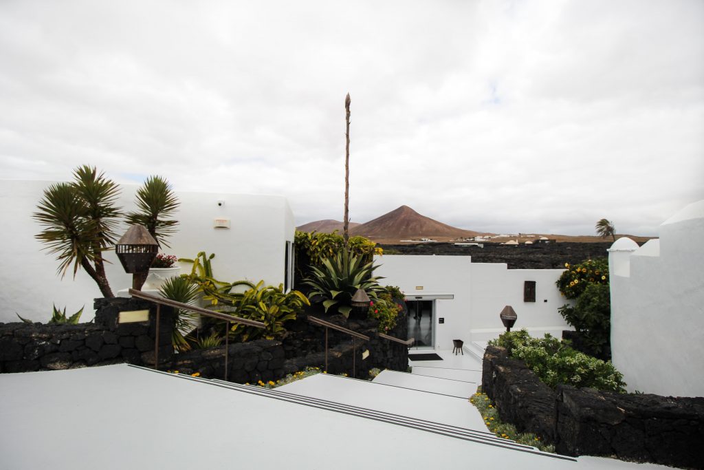 Top 10 Tipps Lanzarote Sehenswürdigkeiten Insider Tipps Lanzarote Spanien Fundación César Manrique Haus Reiseblog