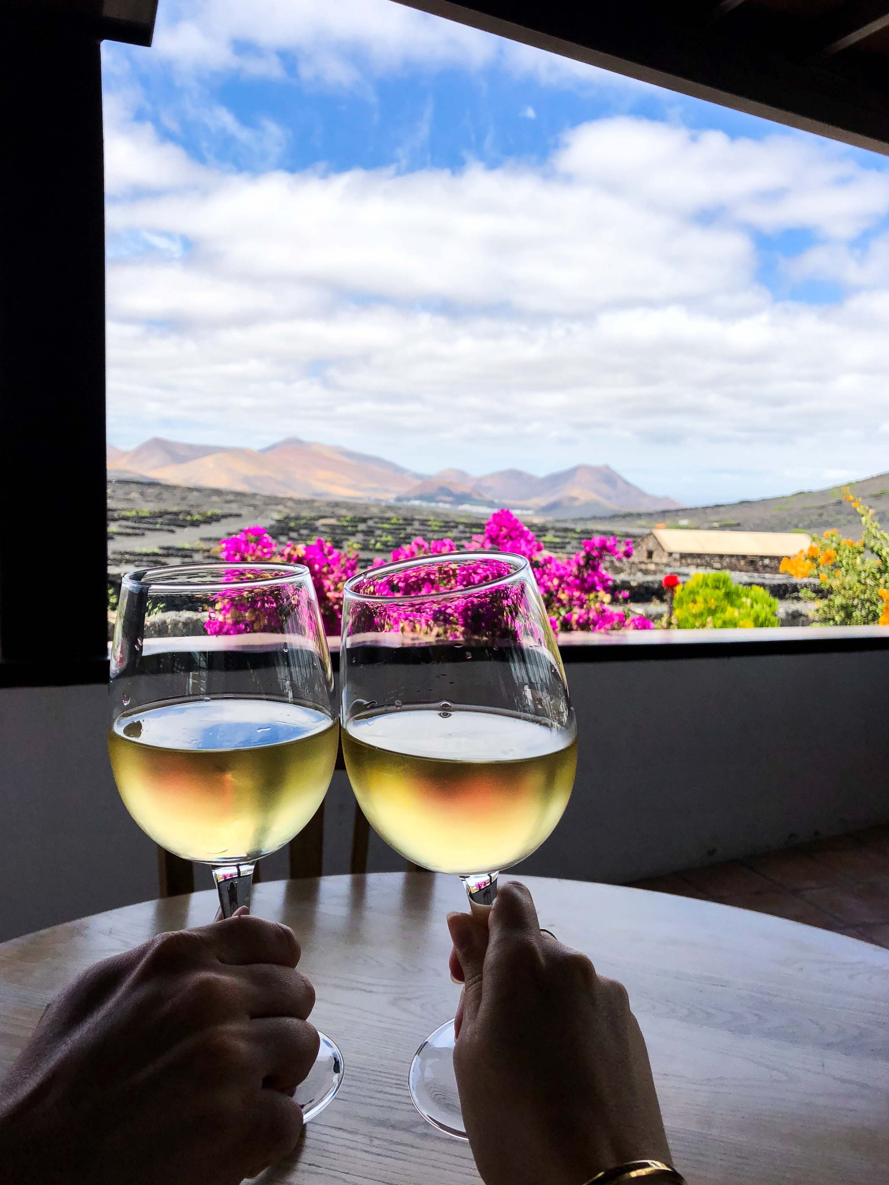 Top 10 Tipps Lanzarote Sehenswürdigkeiten Insider Tipps Lanzarote Spanien La Geria Weinbaugebiet Wein Bodega Rubicon Winzer