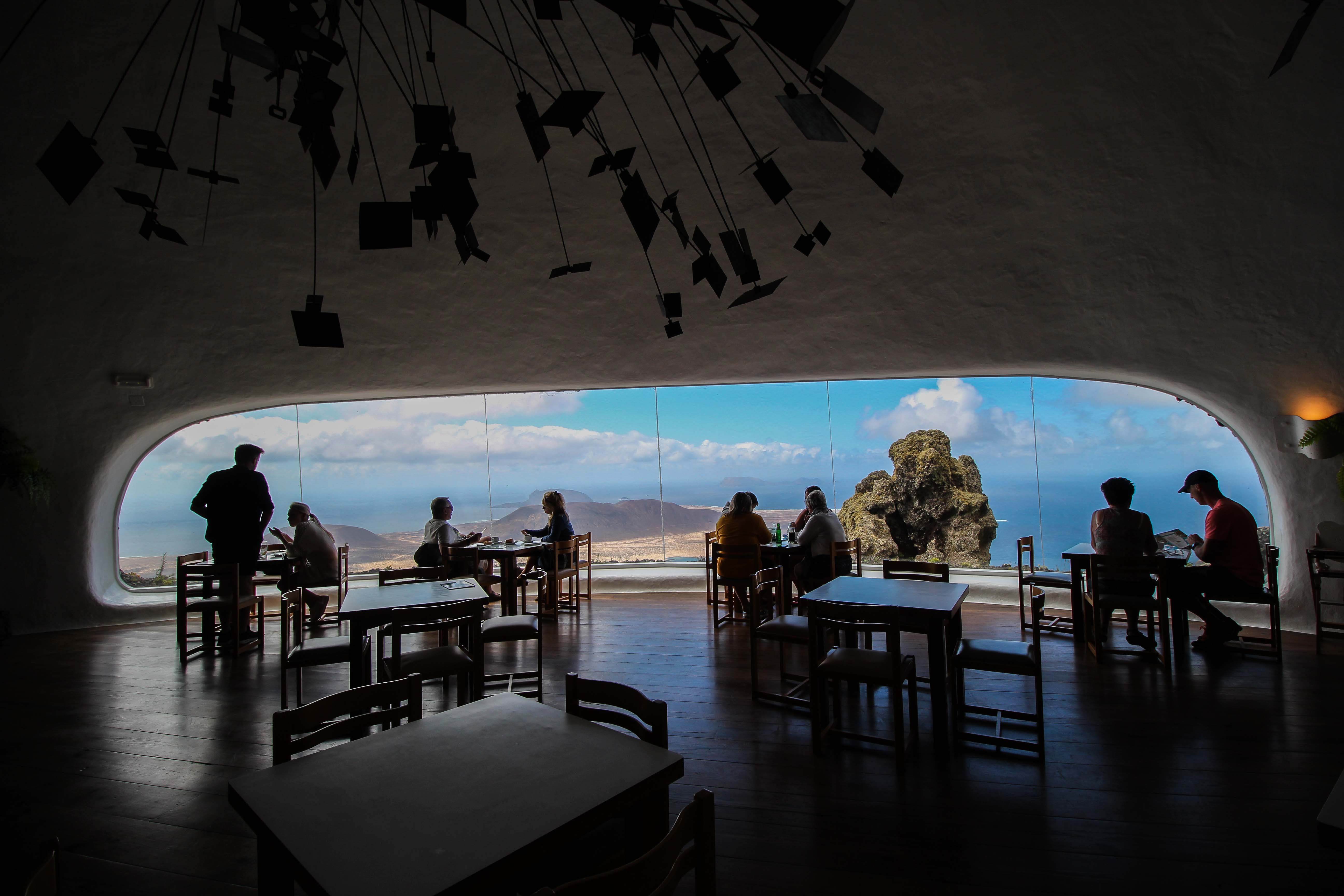 Top 10 Tipps Lanzarote Sehenswürdigkeiten Insider Tipps Lanzarote Spanien Mirador del Rio Restaurant