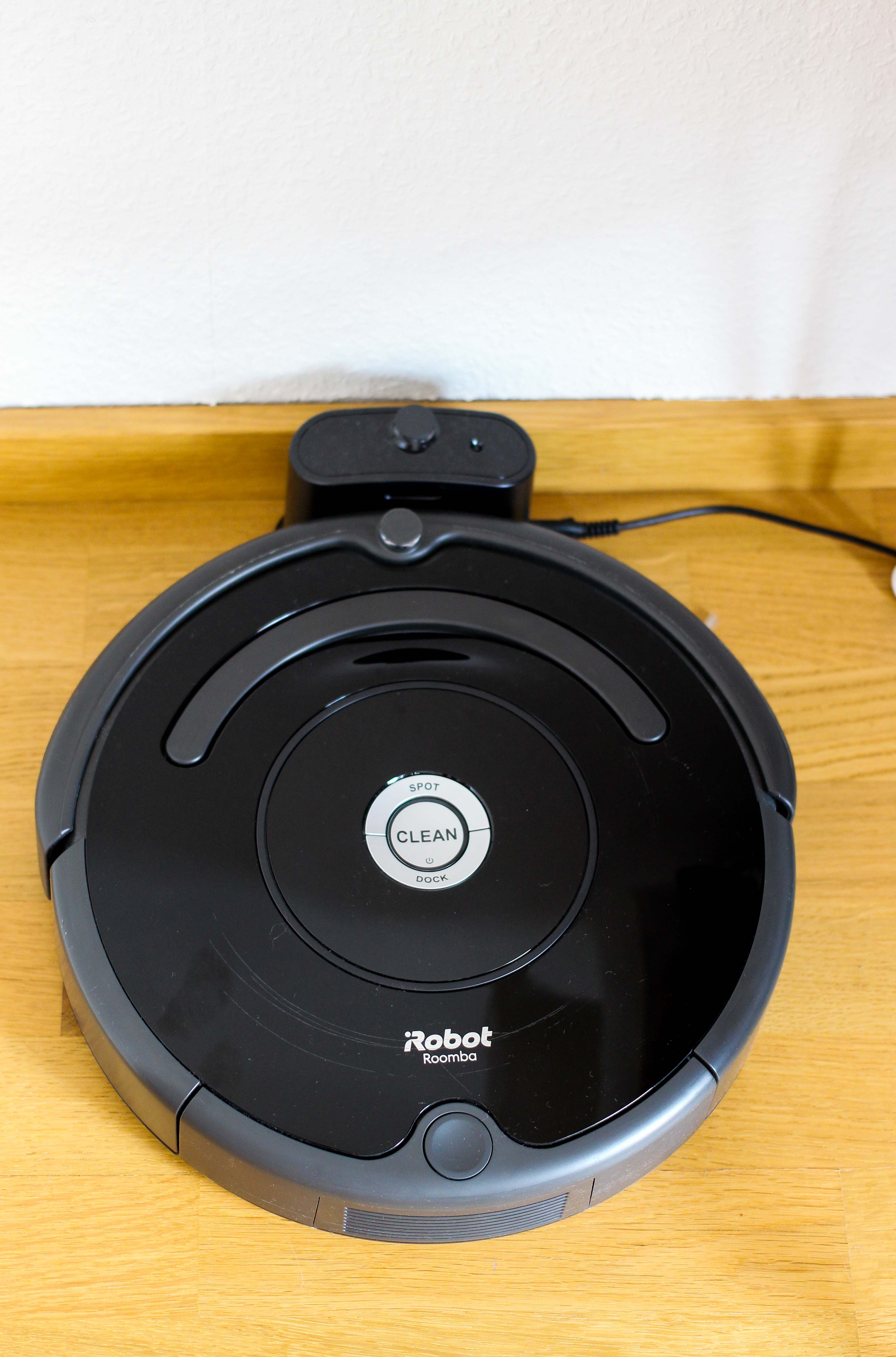 Amazon IRobot Roomba 671 Saugroboter Bewertung Erfahrungsbericht Staubsauger Ladestation Blogger