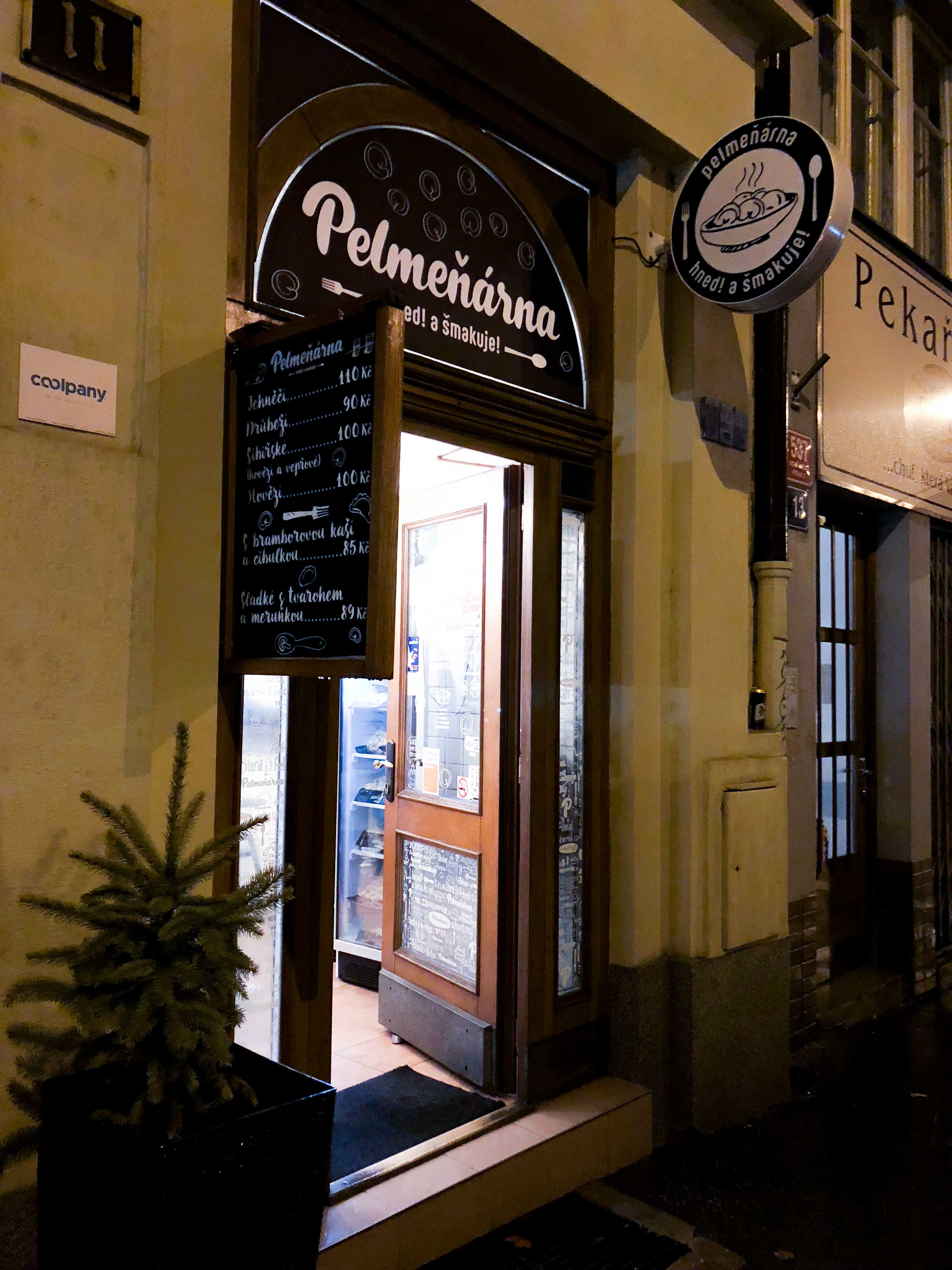 Pelmeneria Pelmeňárna Teigtaschen Restaurant Insider Tipps Prag Food Tipps besten Restaurants Reiseblog Pelmeni Prague
