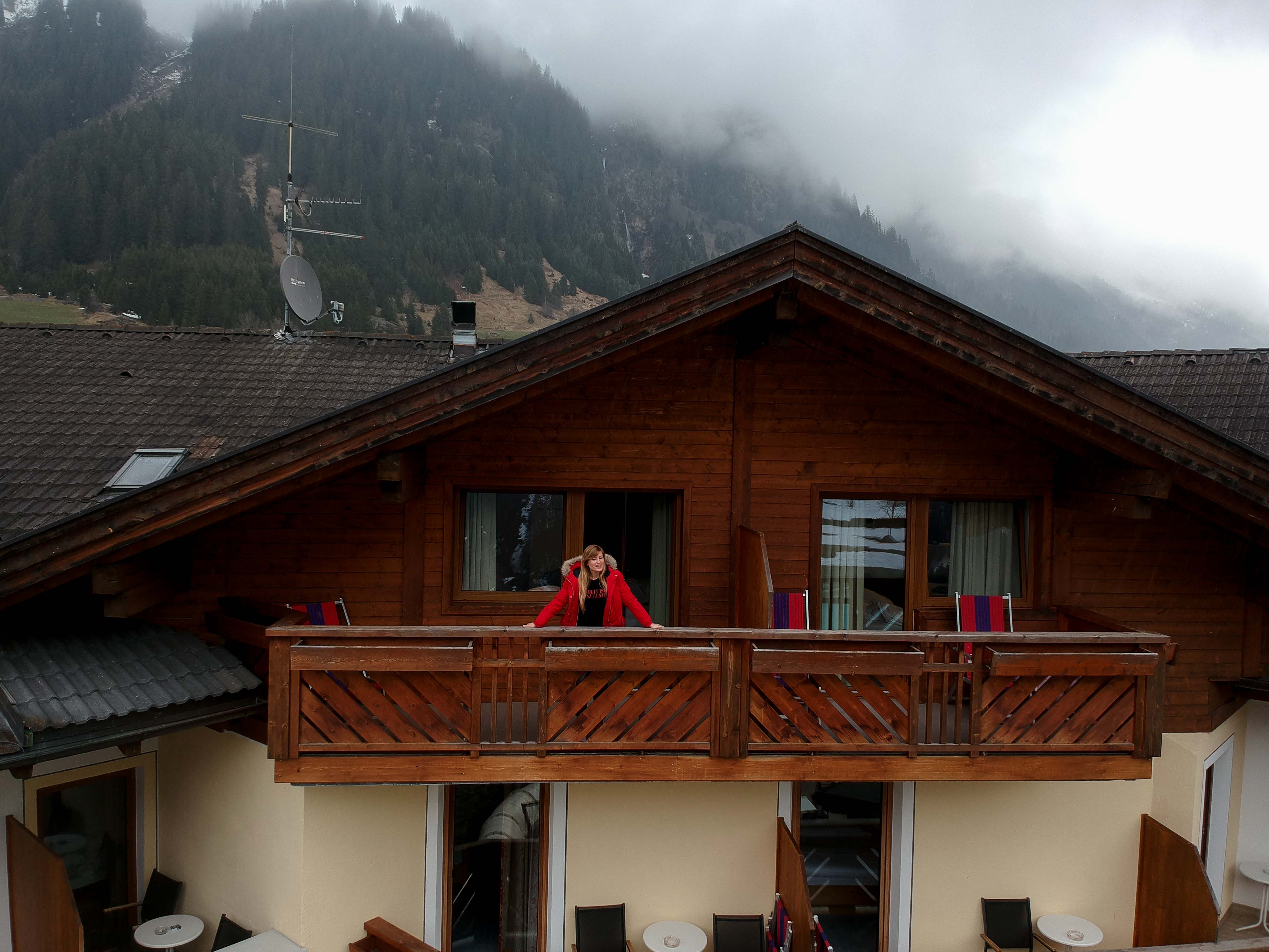 Südtirol-Hotel-Schneeberg-Italien-Wellnesshotel-Reiseblog-Wellnessurlaub-Kurzurlaub-Hotelempfehlung-Skiurlaub-Winterurlaub-Balkon-Berge