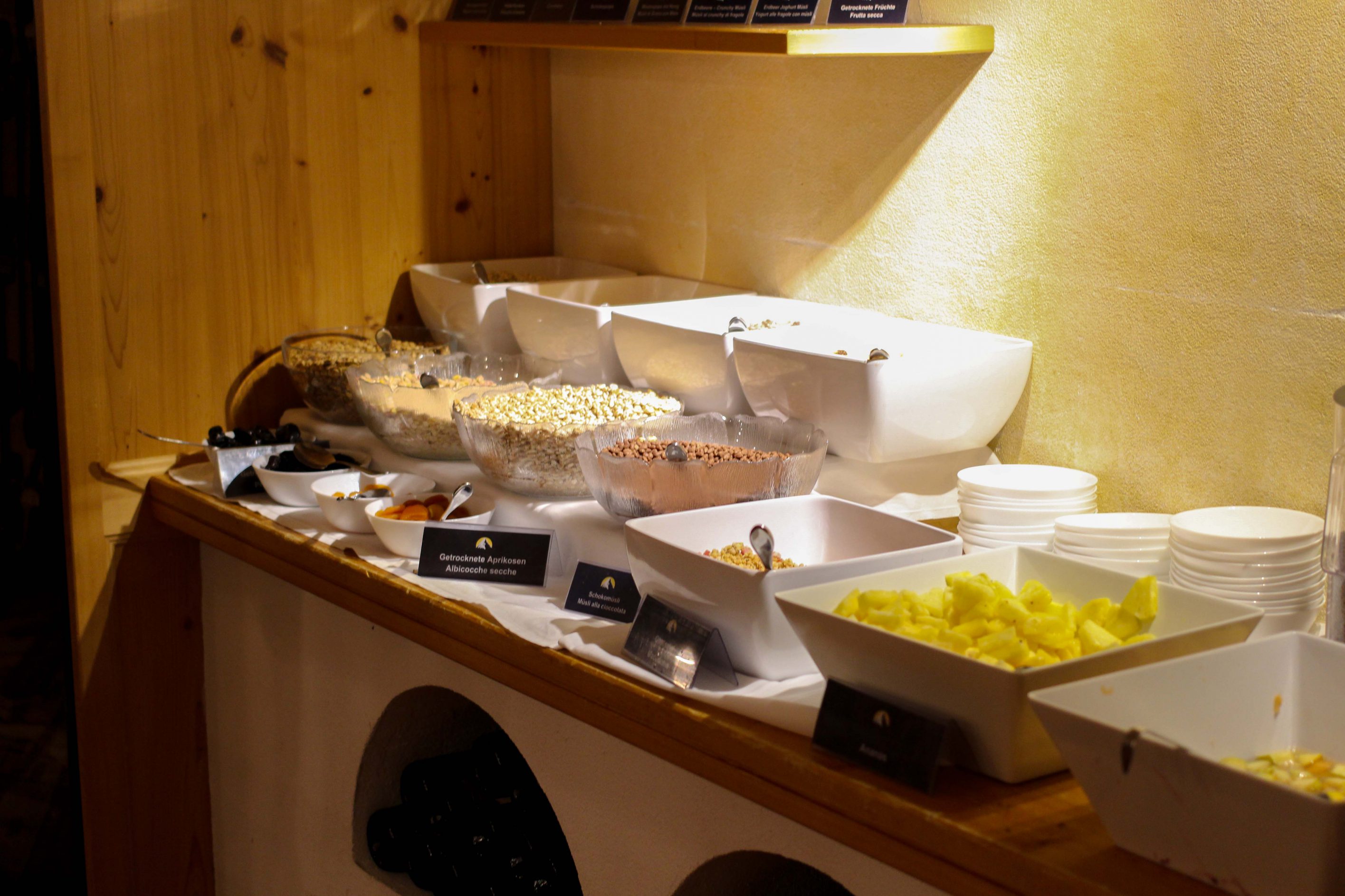 Südtirol Hotel Schneeberg Resort Spa Frühstück regional Frühstücksbuffet Italien Wellnesshotel Reiseblog Wellnessurlaub Kurzurlaub Hotelempfehlung Skiurlaub