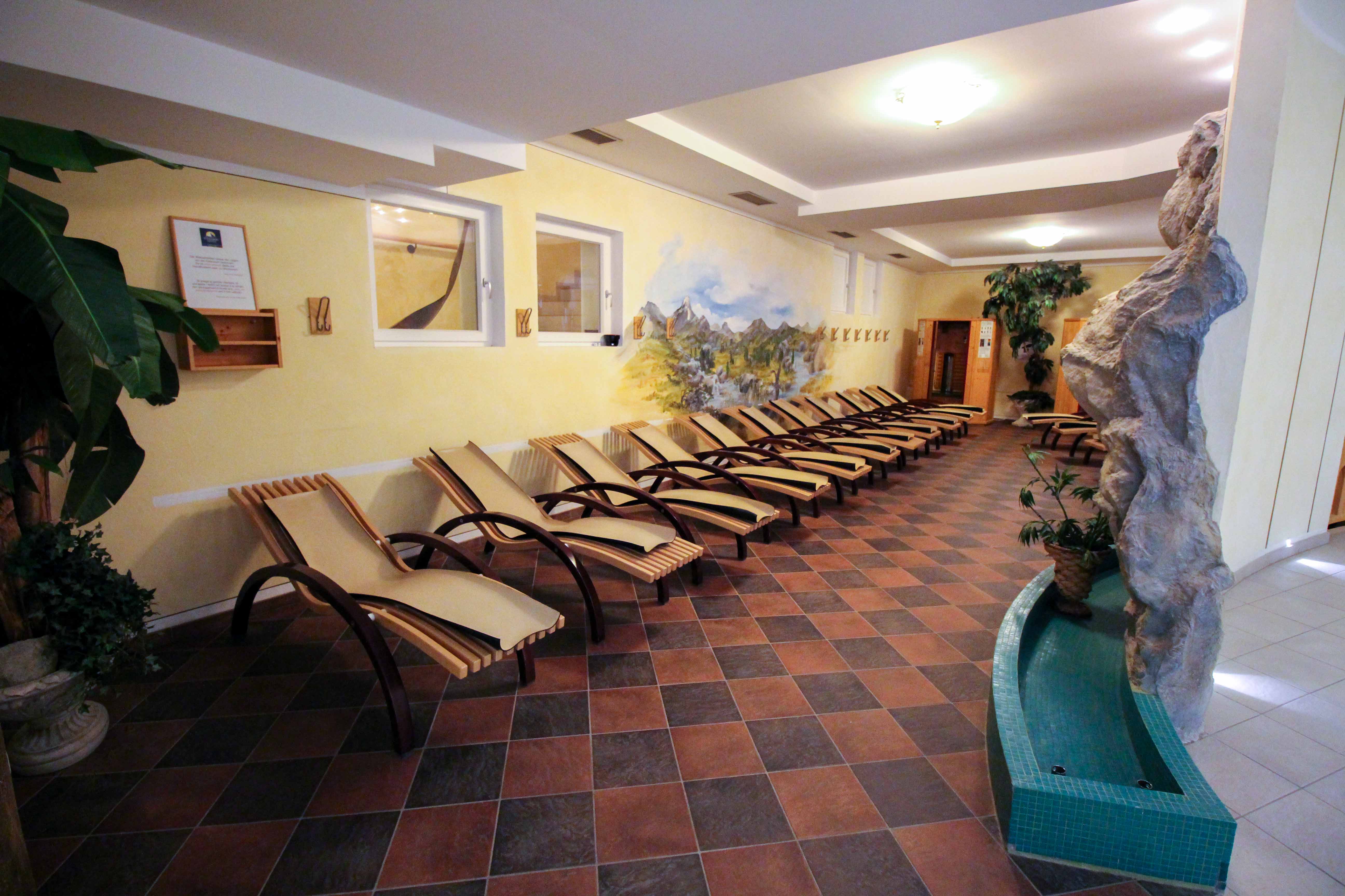Südtirol Hotel Schneeberg Resort Spa Wellnessbereich Ruheraum Italien Wellnesshotel Reiseblog Wellnessurlaub Kurzurlaub Hotelempfehlung Skiurlaub