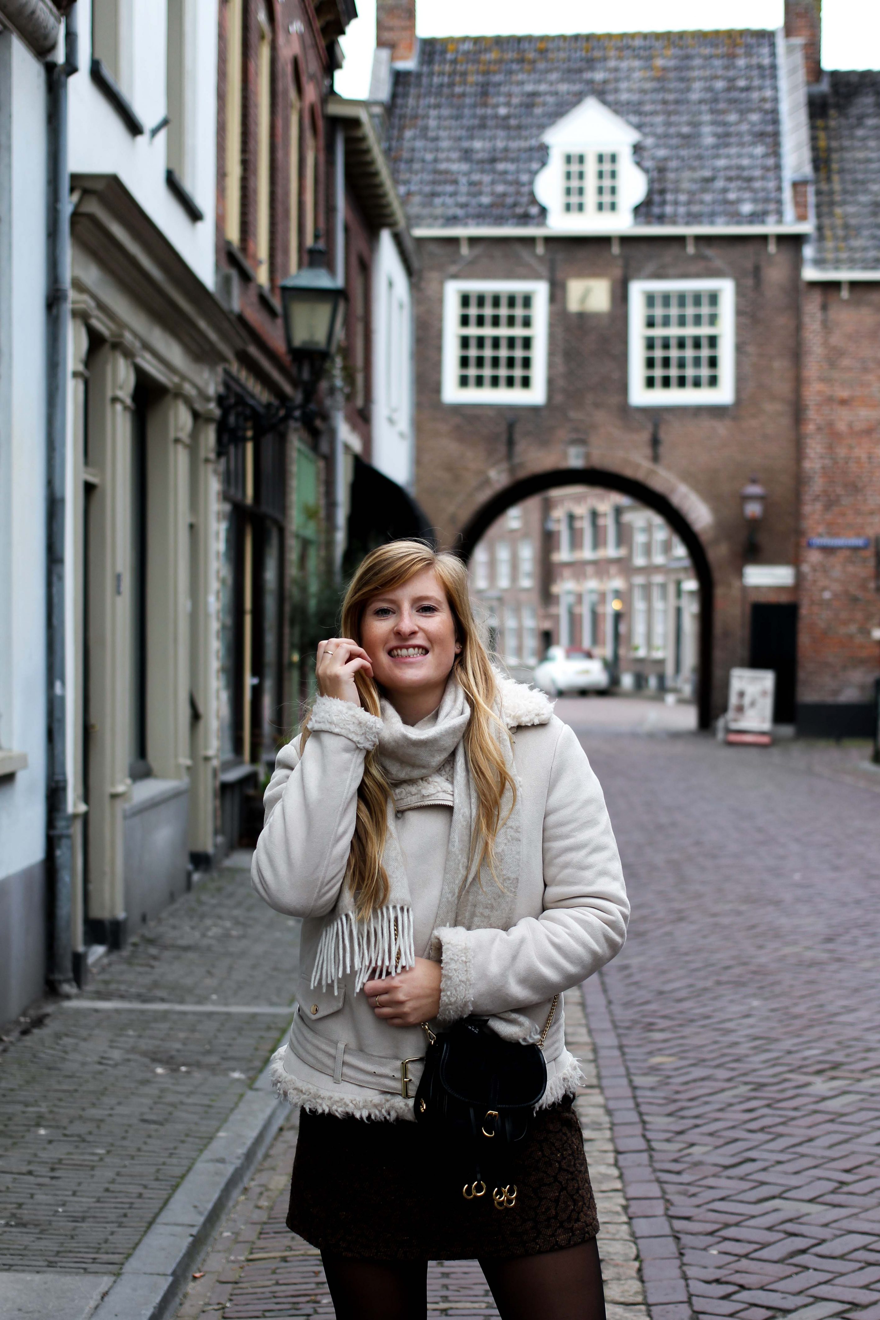 Wochenendtrip Holland Streetstyle Outfit Innenstadt Altstadt das andere Holland Reiseblog Ausflug von Deutschland