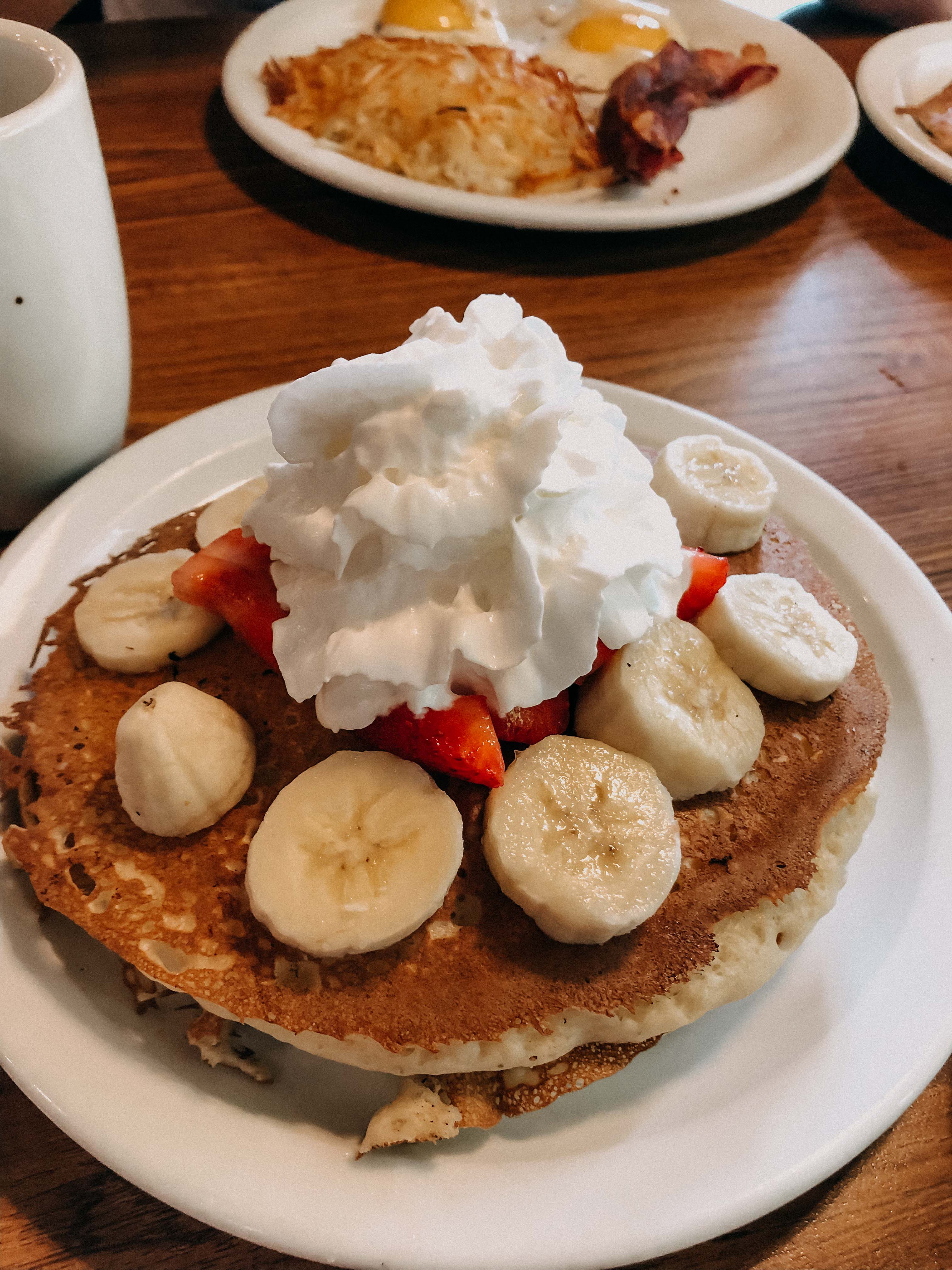 Top Insider Tipps Los Angeles Frühstücken günstig Essen gehen Pancake Banane Erdbeere Denny`s Diner Reiseblog