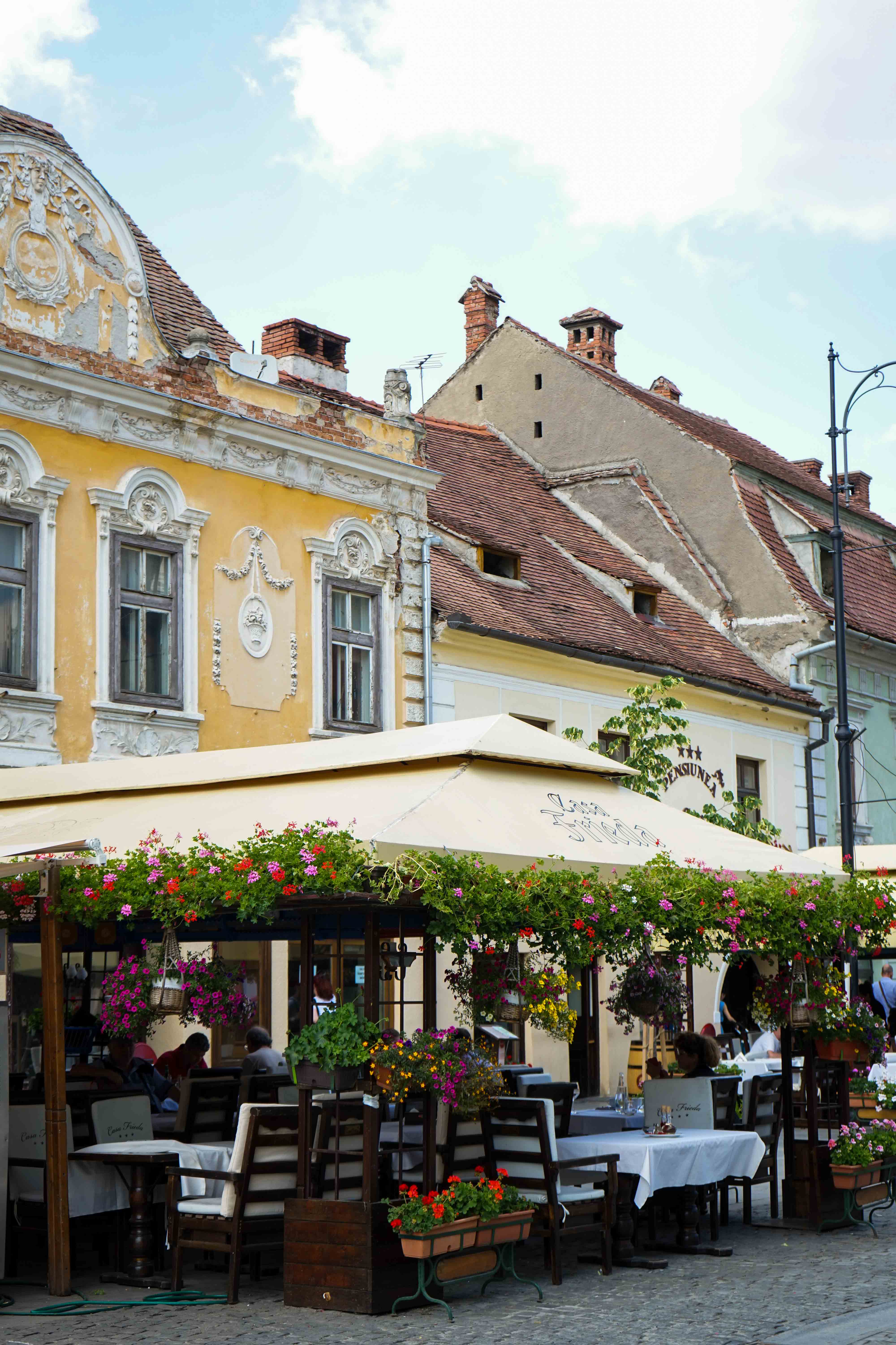Top 10 Tipps Hermannstadt Sibiu Rumänien Reiseblog Innenstadt alte Häuser Restaurants Insider Tipps Travel Blog Brinisfashionbook