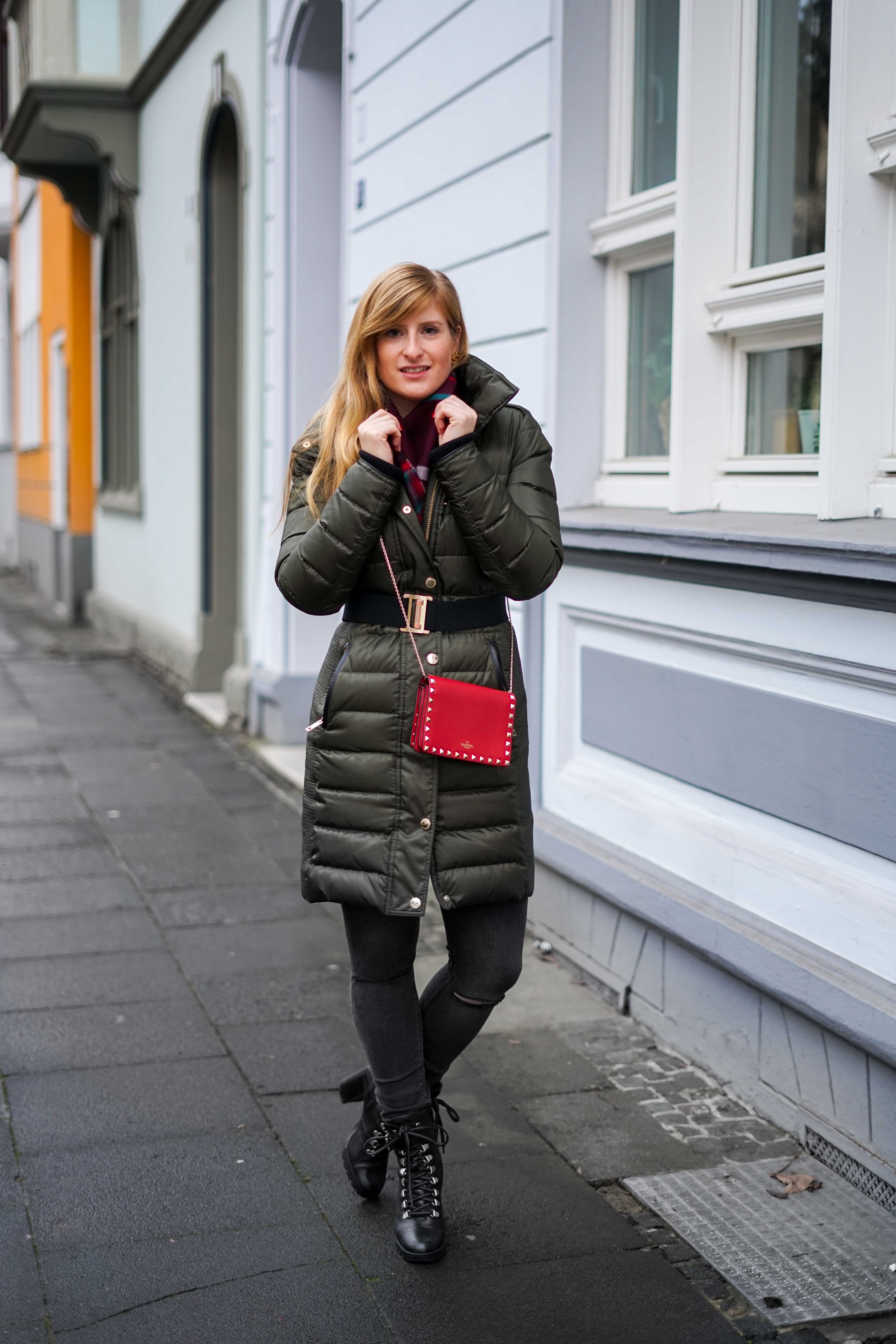 Burberry Winterjacke Grün Modeblog Winter Outfit Bonn Stiefeletten kombinieren 7