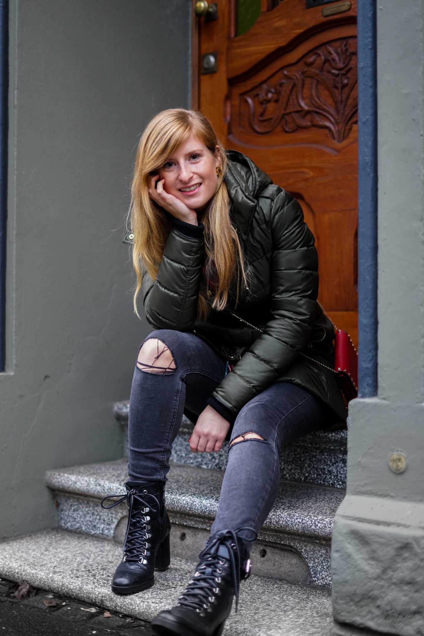 Burberry Winterjacke Grün Modeblog Winter Outfit Bonn Stiefeletten kombinieren 8