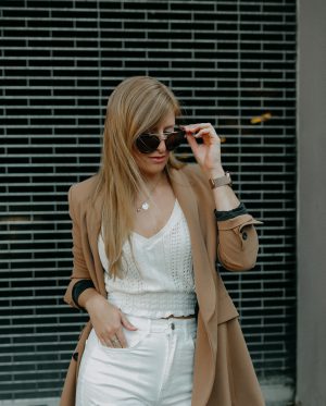 Sommeroutfit Monochrom Look All White Blazer kombinieren Sommer Modeblog Fashion Blog Köln 6